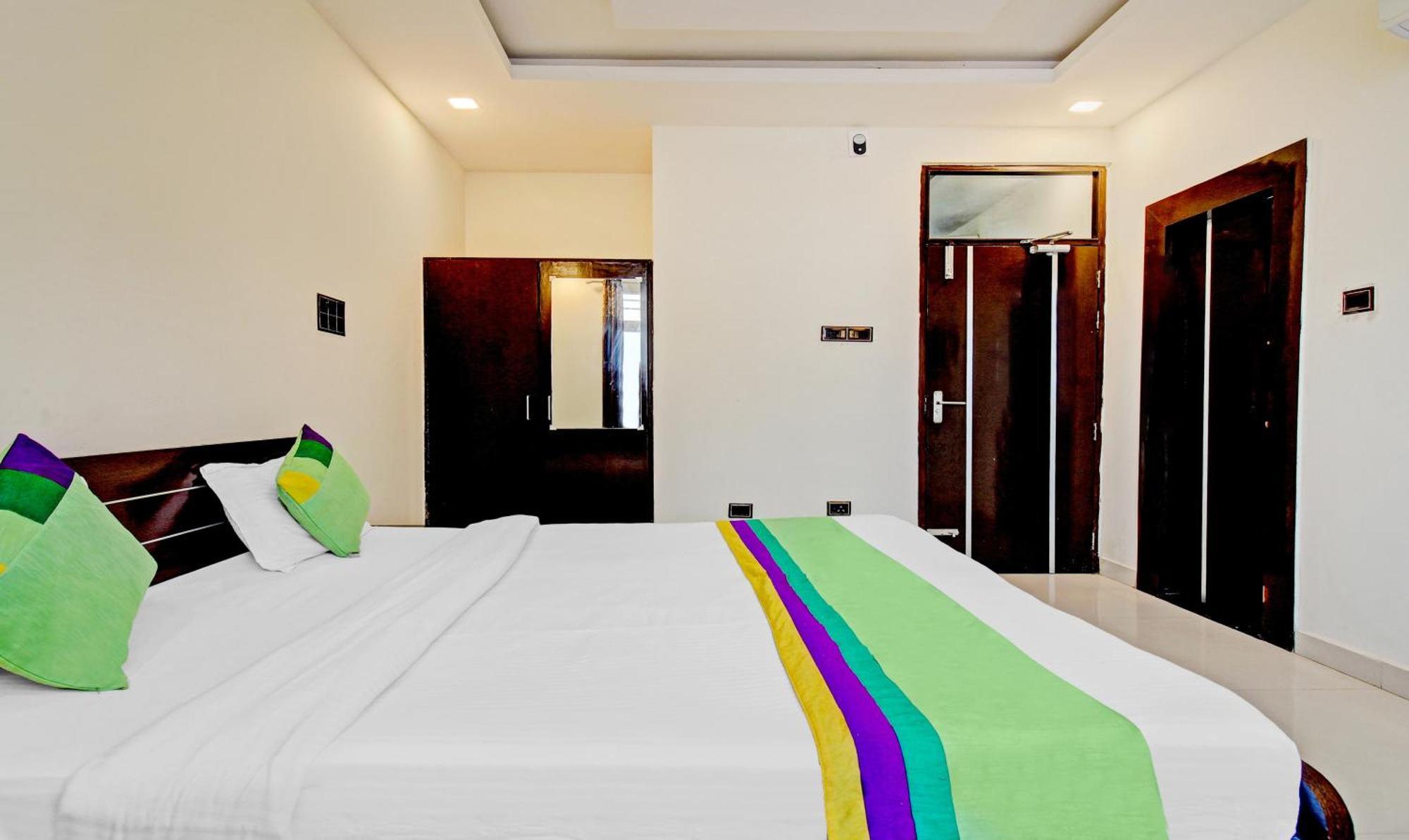 Treebo Silver Grand New Agreement Lucknow Exterior foto