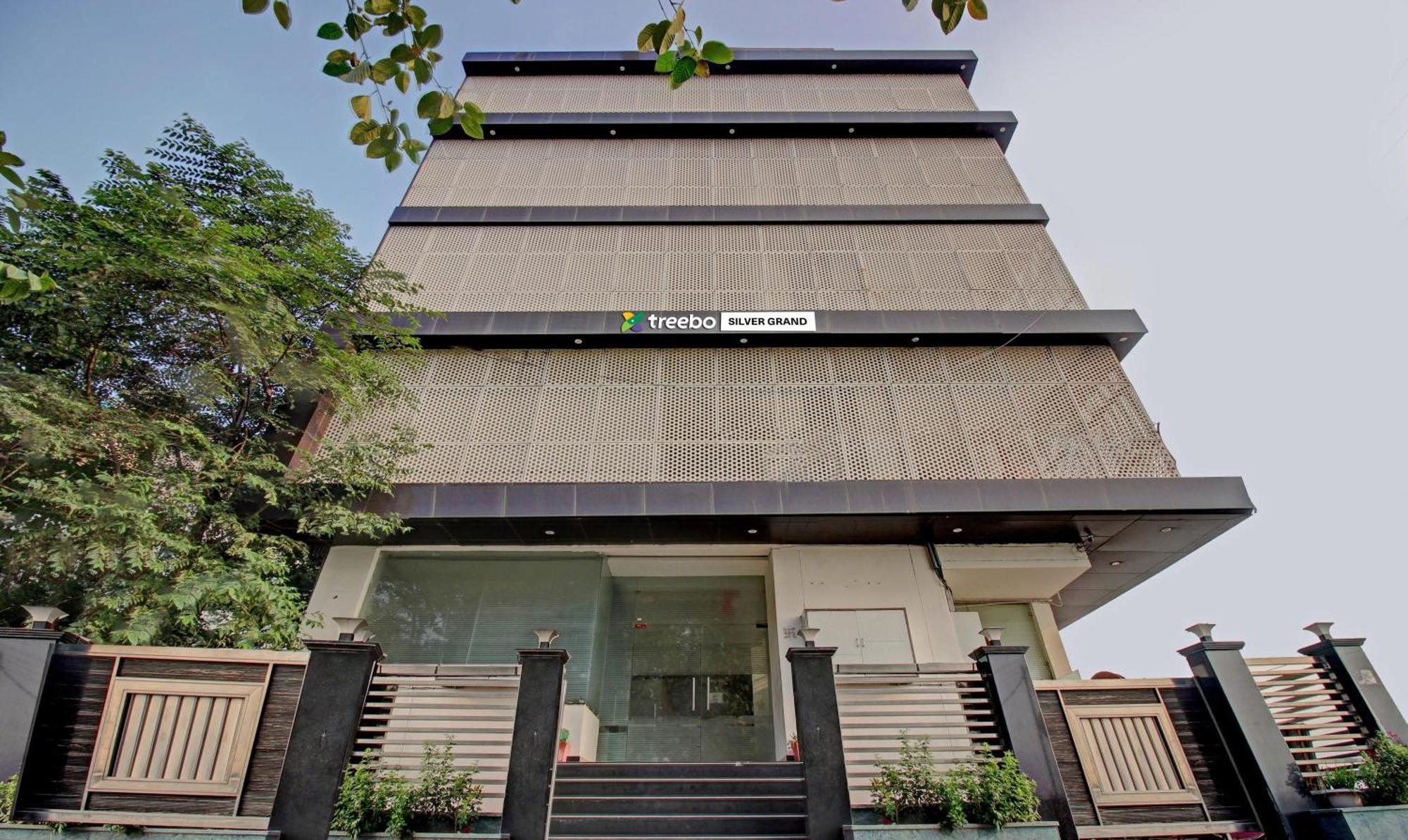 Treebo Silver Grand New Agreement Lucknow Exterior foto